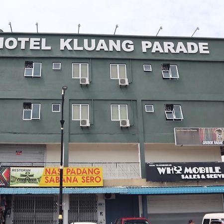 Room V At Kluang Parade Near Bus Stop Kluang Exterior photo